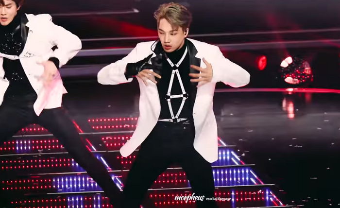 ‘완깐’ 머리+슈트로 무대 뒤집어놓은 엑소 카이 ‘Tempo’ 직캠