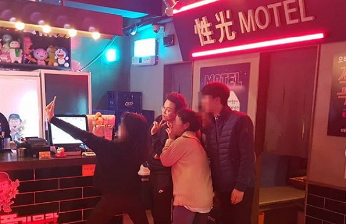 개그맨 박성광이 논현동에서 운영 중이라는 포장마차 모습