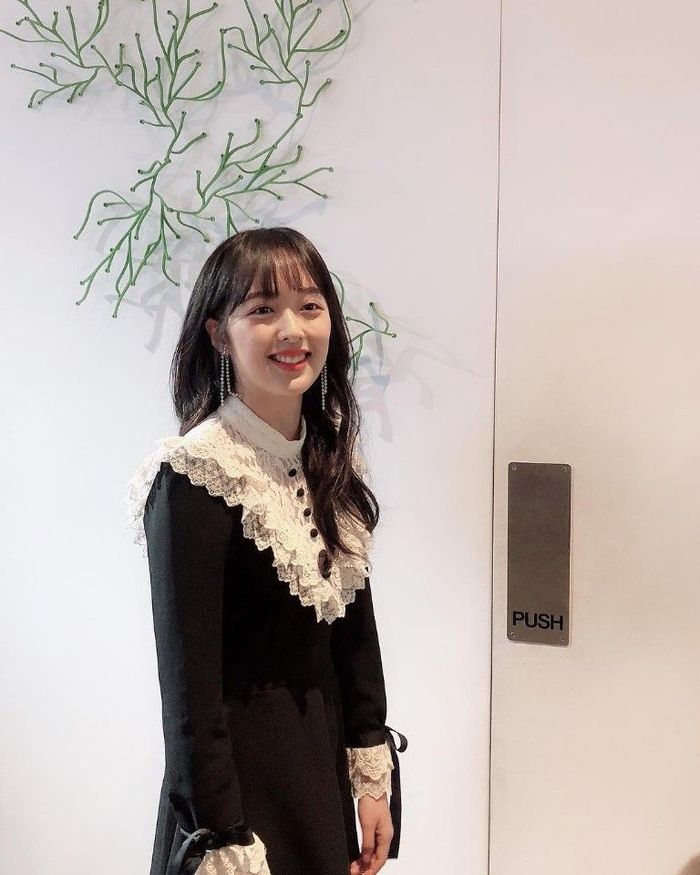 긴 머리에 화려한 귀걸이 하자 ‘고급미’ 넘치는 김혜나