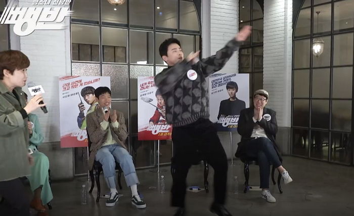 영화 홍보하랬더니 흥 폭발해 무아지경 ‘막춤’ 추고 간 류준열X조정석
