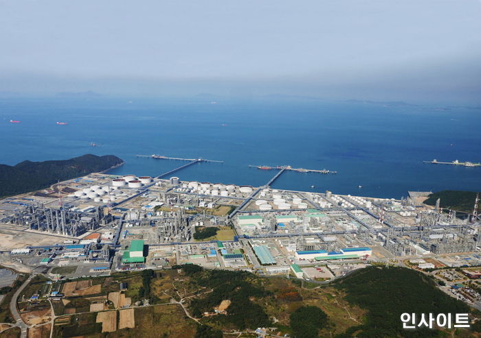 4억 달러 규모 첫 해외 사채 발행 성공한 한화토탈…“인지도와 신뢰도 높이겠다”