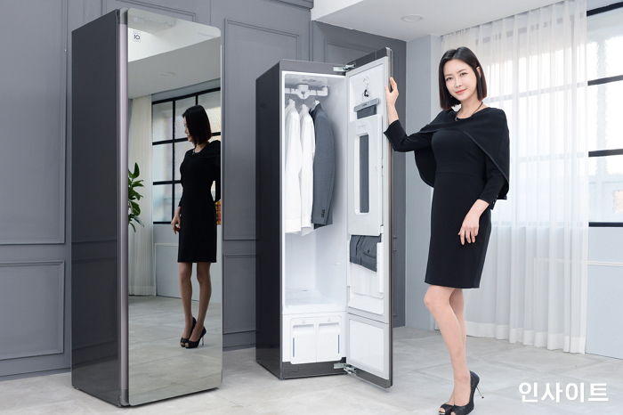 LG전자, 최고급 모델 ‘트롬 스타일러 블랙에디션’ 출시