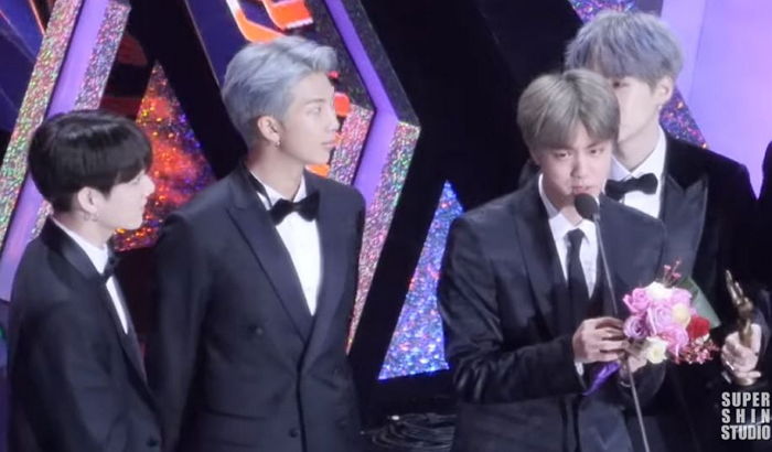 “앨범 나온다”는 맏형 진의 ‘대형 스포’에 ‘동공 지진’ 일어난 RM