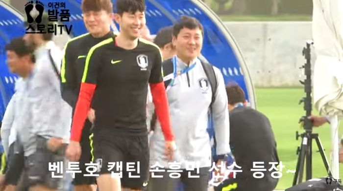아시안컵 규정 어겨(?) ‘흰 양말’에 ‘검은 매직’으로 응징당한 손흥민