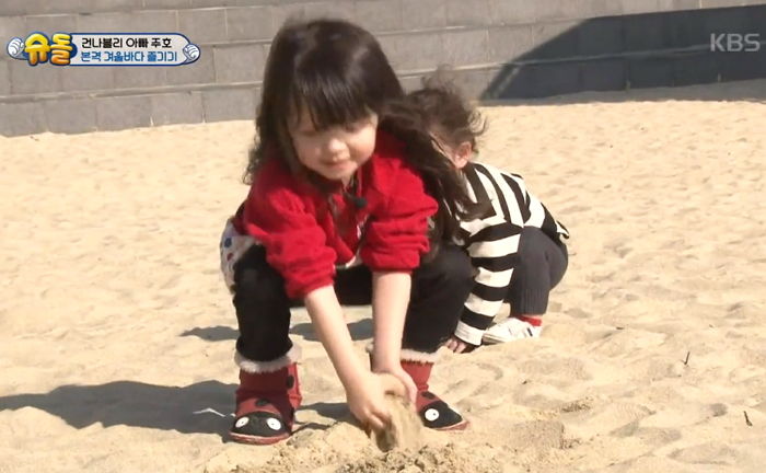동생 건후 눈에 모래 들어가자 바로 ‘호’ 해주러 달려온 ‘천사’ 나은이