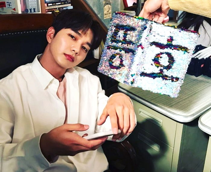 가만히 있어도 귀여운 냥이마저 ‘엽사’로 찍어버린 ‘셀카 바보’ 유승호