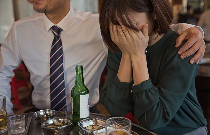 회식 자리서 여직원에게 ‘입에서 입으로’ 음식 전달한 삼성전자 간부의 최후