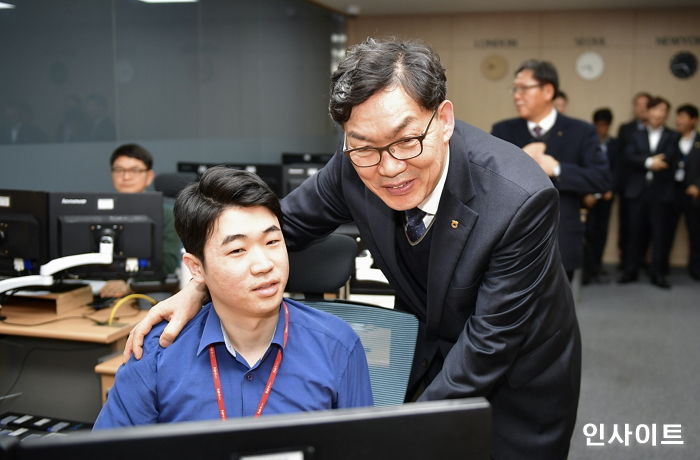 이대훈 NH농협은행장, 설 연휴 비상근무 사무소 방문해 현장 점검