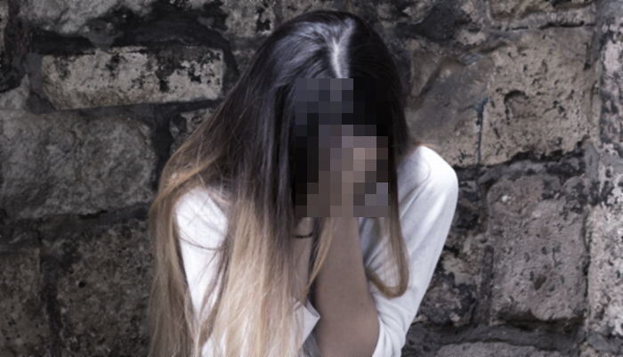 자기딸 성폭행한 내연남과 성관계 보여주며 “보고 배우라”고 말한 엄마