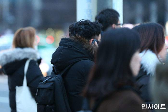 “오늘(24일)도 롱패딩 필수”…미세먼지 밀어낼 ‘반짝 한파’ 온다