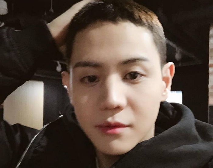 오늘(24일) 군 입대 앞두고 ‘삭발 머리’ 깜짝 공개한 양요섭