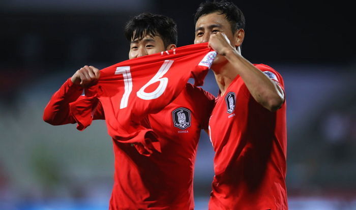 부상으로 먼저 대표팀 떠난 ‘원조 캡틴’ 기성용이 동생들에게 남긴 편지