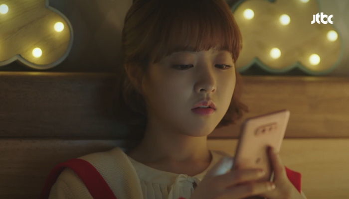 눈치 ‘1도’ 없는 둔감 남친도 단번에 알아챌 ‘외로움’ 신호 보내는 방법 5