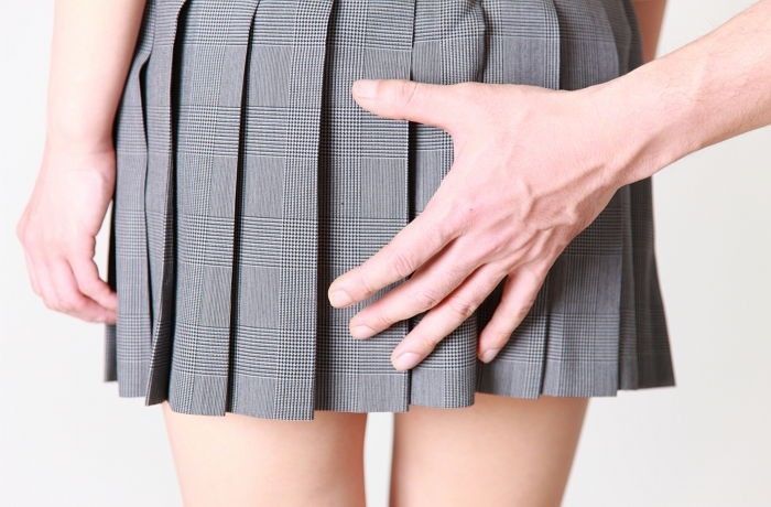 “생리 열 달간 안하게 해줄까?” 생리통 호소하는 여고생에게 교사가 한 말