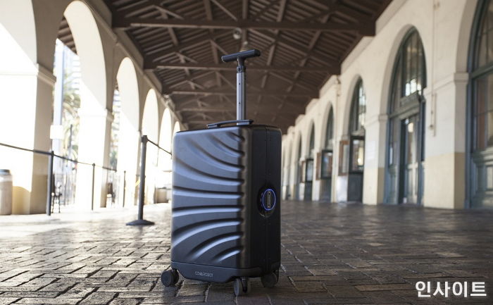 “오늘(25일) 11번가서 세계 최초 자율주행 캐리어 ‘로버스피드’ 50만원 싸게 산다”