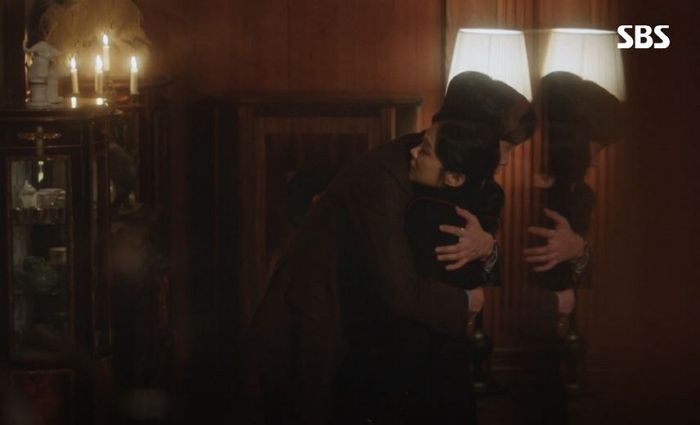 “지옥도 뛰어들겠다”···장나라에 푹 빠져 꼭 껴안고 안 놔주는 ‘황제’ 신성록