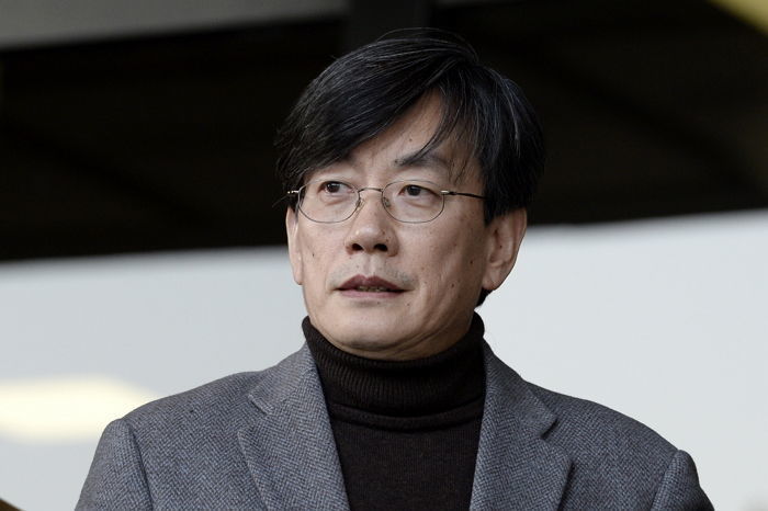 차량에 젊은 여성과 함께 있었다는 주장에 손석희 측이 내놓은 대답