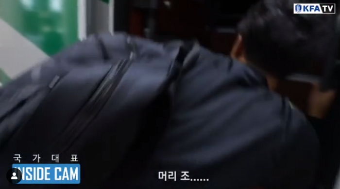 버스서 내리며 형들처럼 갑자기 고개 숙이기 시작한 ‘낫숏앤핸섬’ 이승우