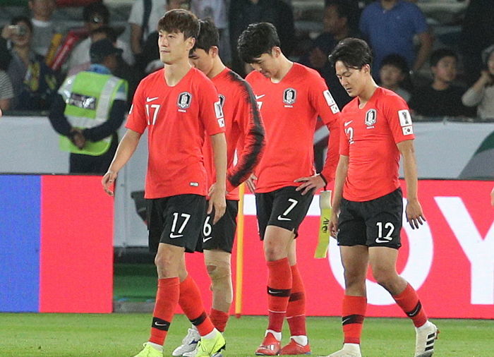 카타르전 관람한 베트남 누리꾼 “박항서 감독이 진짜 필요한 건 한국팀이다”