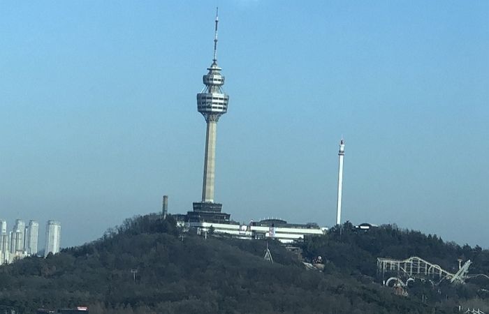 영혼 탈탈 털릴 ‘최강 스릴’ 103m 수직낙하 대구 이월드 ‘스카이 드롭’