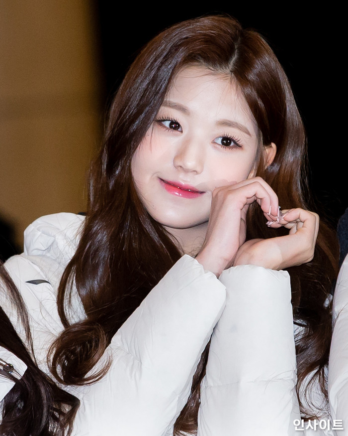 아이즈원 장원영이 11일 오전 '2018 MAMA(마마) FANS' CHOICE in JAPAN' 참석 차 김포국제공항을 통해 일본으로 출국 하고 있다. / 사진=고대현 기자 daehyun@