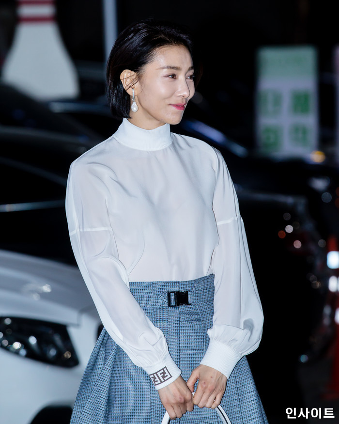 배우 김서형이 26일 오후 서울 논현동 한 음식점서 열린 JTBC 드라마 '스카이캐슬 (SKY 캐슬)' 종방연에 참석해 포즈를 취하고 있다. / 사진=고대현 기자 daehyun@