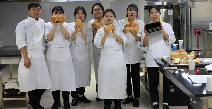 베이커리·디저트 전문가 양성하는 국내 유일의 특성화고 ‘서일국제경영고등학교 외식베이커리과’