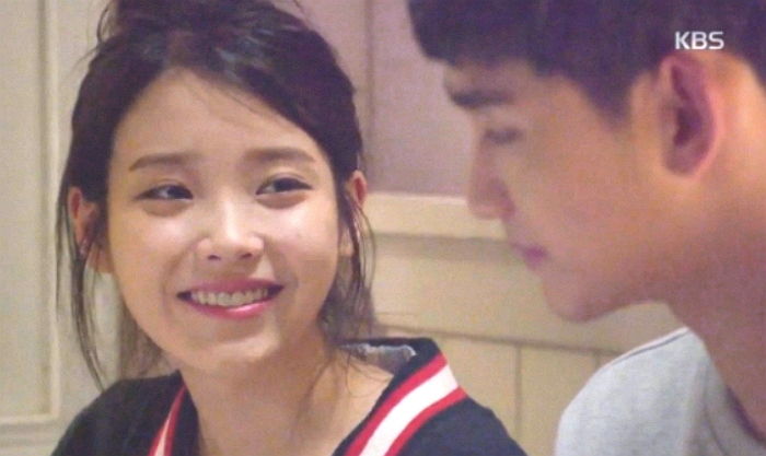 ‘연애 중’인 커플들 공감 폭발하게 한 아이유의 연애관