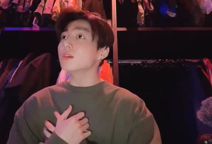 뷔 형아 ‘자작곡’ 듣다가 감수성 폭발해버린 ‘주접맨’ 정국