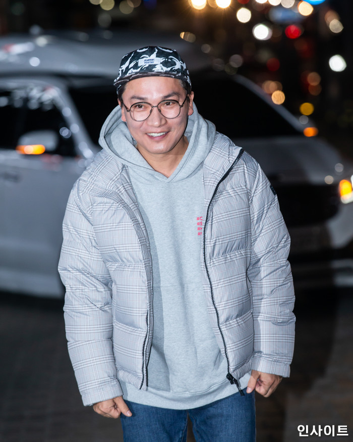 배우 조재윤이 26일 오후 서울 논현동 한 음식점서 열린 JTBC 드라마 '스카이캐슬 (SKY 캐슬)' 종방연에 참석해 포즈를 취하고 있다. / 사진=고대현 기자 daehyun@