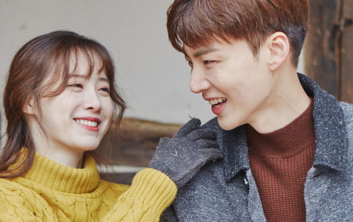 알콩달콩 연애 중인 연상 여친이 ‘누나’처럼 느껴지는 순간 5가지