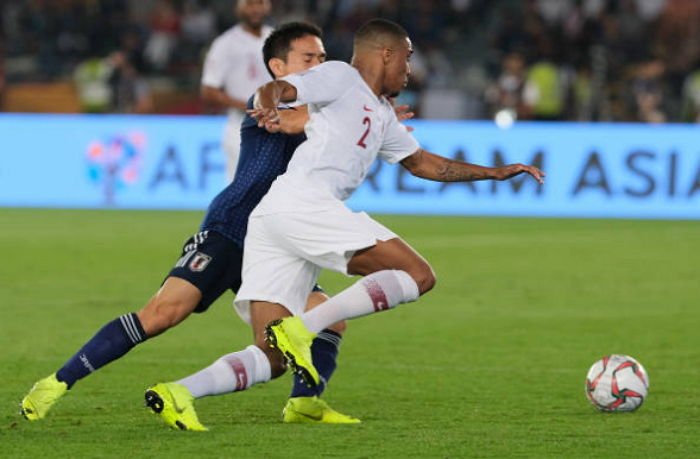 일본 ‘2-0’으로 탈탈 터는 카타르 보며 ‘미묘’한 표정 지은 박지성