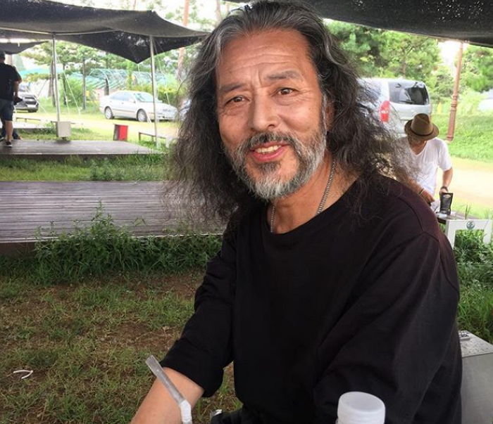 식당 운영하다 데뷔해 ‘모델 스웨그’ 제대로 뽐내는 65세 한국 할아버지