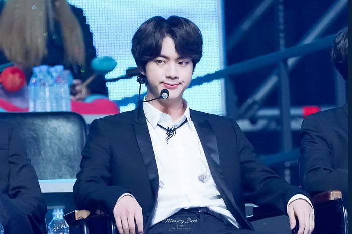 얼굴은 뽀시래기인데 ‘등+어깨’는 어른인 ‘피지컬 천재’ 진