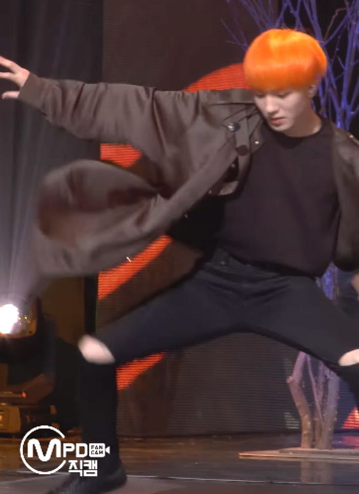 화려한 주황색 머리하고 ‘칼군무’ 추는 ‘오렌지 보이’ 찬희 직캠 영상