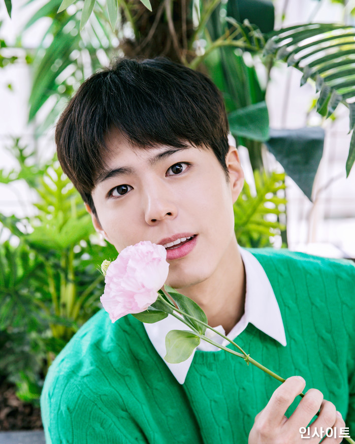 배우 박보검이 29일 오후 서울 압구정 모 카페에서 진행된 드라마 '남자친구' 인사이트와의 인터뷰에 앞서 포즈를 취하고 있다. / 사진=고대현 기자 daehyun@