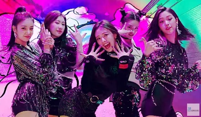 트와이스 동생 그룹 ‘있지’의 새 뮤비 티저가 공개됐다