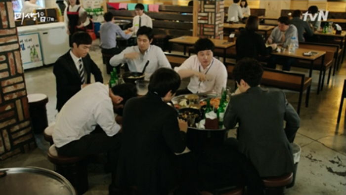 승진 턱으로 소고기 ‘94만원’ 쏜 부하직원 울린 팀장의 돈 봉투 전달 방법