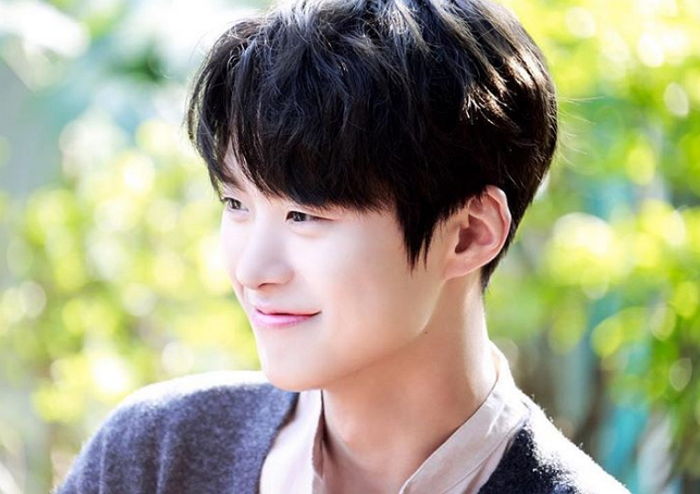 ‘극한직업’ 막내로 웃음폭탄 날렸던 ‘183cm’ 공명의 훈훈한 일상 사진