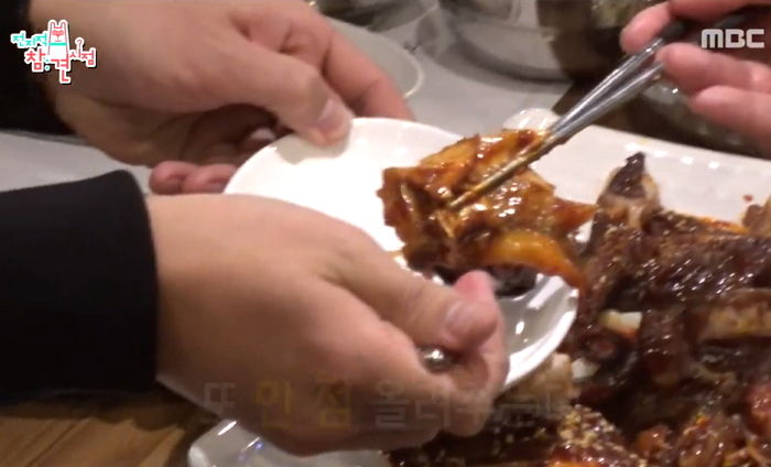 엄마처럼 생선 살 발라 밥에 올려주는 이영자에 감동받아 울컥한 신입 매니저