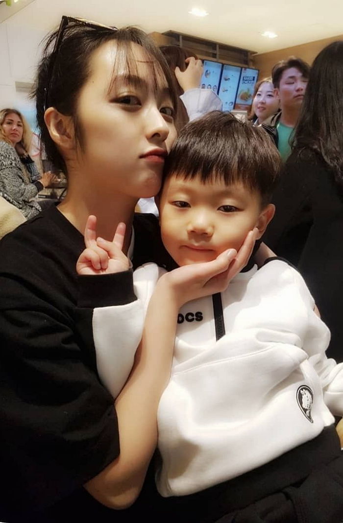 어제(10일) 우연히 ‘SKY 캐슬’ 배우들 만나 셀카 찍은 ‘성덕’ 대박이