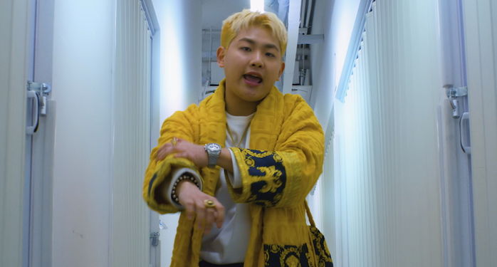 “이 동네는 X도 답이 없어”···수퍼비, 힙합씬 디스한 ‘흐’ MV 공개 (영상)