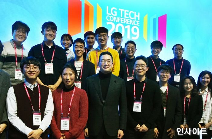 구광모 LG 회장 “고객의 삶을 바꾸는 감동 만드는 일에 열정 더해 달라”