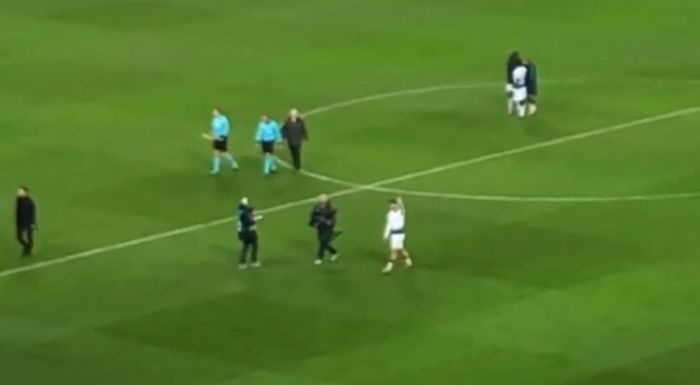 ‘절친’ 손흥민 응원하러 런던으로 직관 간 ‘성덕’ 류준열