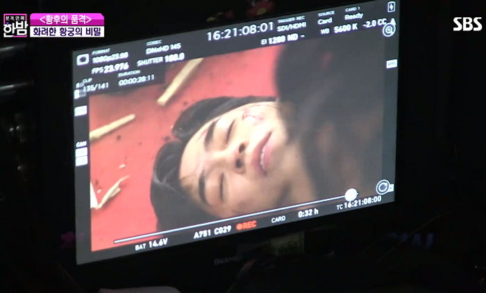 어제자 인터뷰 방송에 깜짝 등장해 시청자 어리둥절하게 한 ‘황품’ 대형 스포(?)