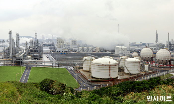 한화케미칼, 지난해 영업이익 3,543억원…전년 대비 53% 급감