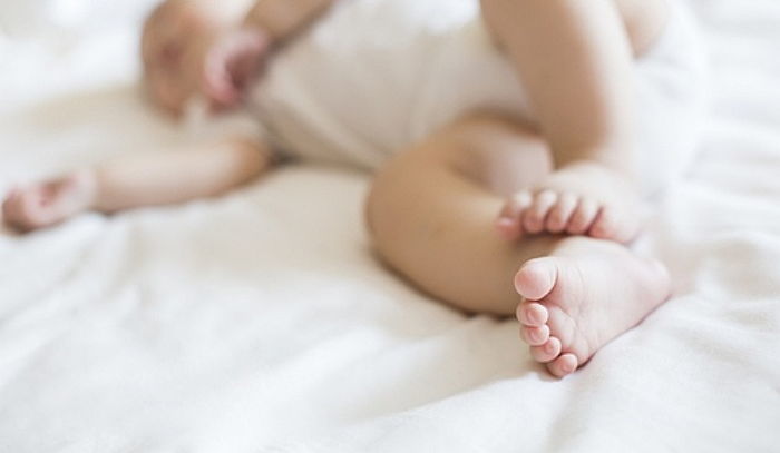 2개월 된 딸 ‘화상’ 입혀놓고도 치료 안해줘 죽게한 20대 부부가 받은 형량