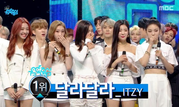 데뷔 12일차에 ‘1위’ 트로피 벌써 2개 거머쥔 ITZY