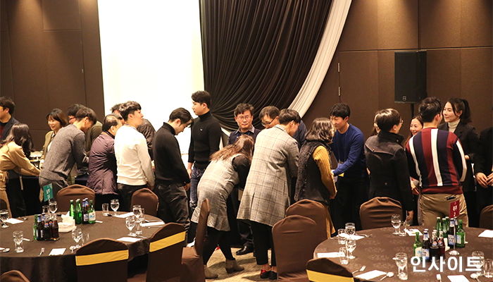 ‘뜨거운 안녕’ 해도 되는데 ‘공인중개사’ 합격생들 초대해 축하파티 열어준 에듀윌