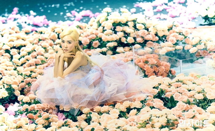 ‘소녀시대’ 티파니 영, 첫 솔로 앨범 ‘Lips On Lips’ 발매